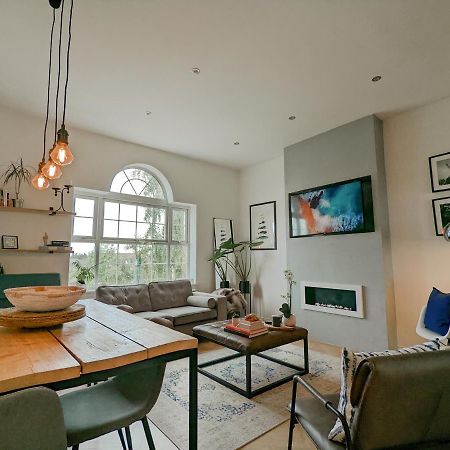 Spacious, Mid-Century 1 Bedroom Apartment Quedgeley Eksteriør billede