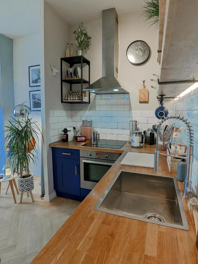 Spacious, Mid-Century 1 Bedroom Apartment Quedgeley Eksteriør billede