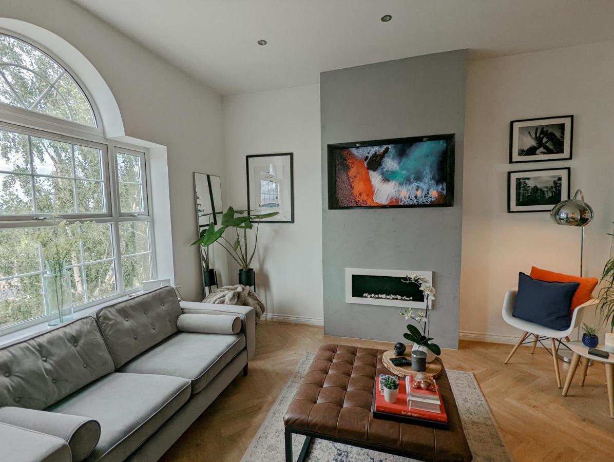 Spacious, Mid-Century 1 Bedroom Apartment Quedgeley Eksteriør billede